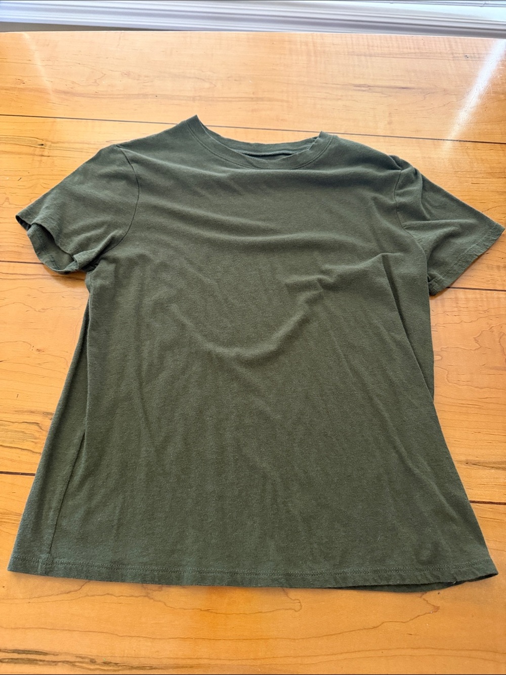 Women’s size small A New Day green tee